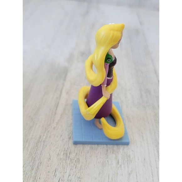 Jakks Disney Rapunzel Tangled Pascal Pixar toy figure - Picture 3 of 6